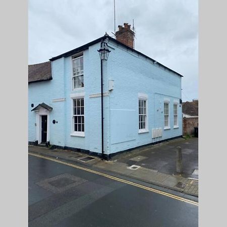 City Centre Entire Studio Apartment Chichester Exterior photo